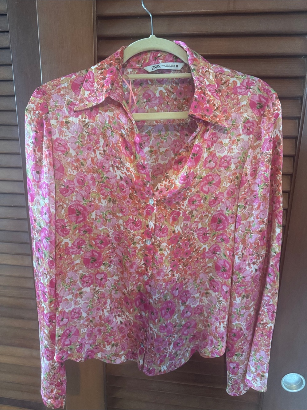 Zara Pink Floral Button-Front Blouse with Cream Accents
